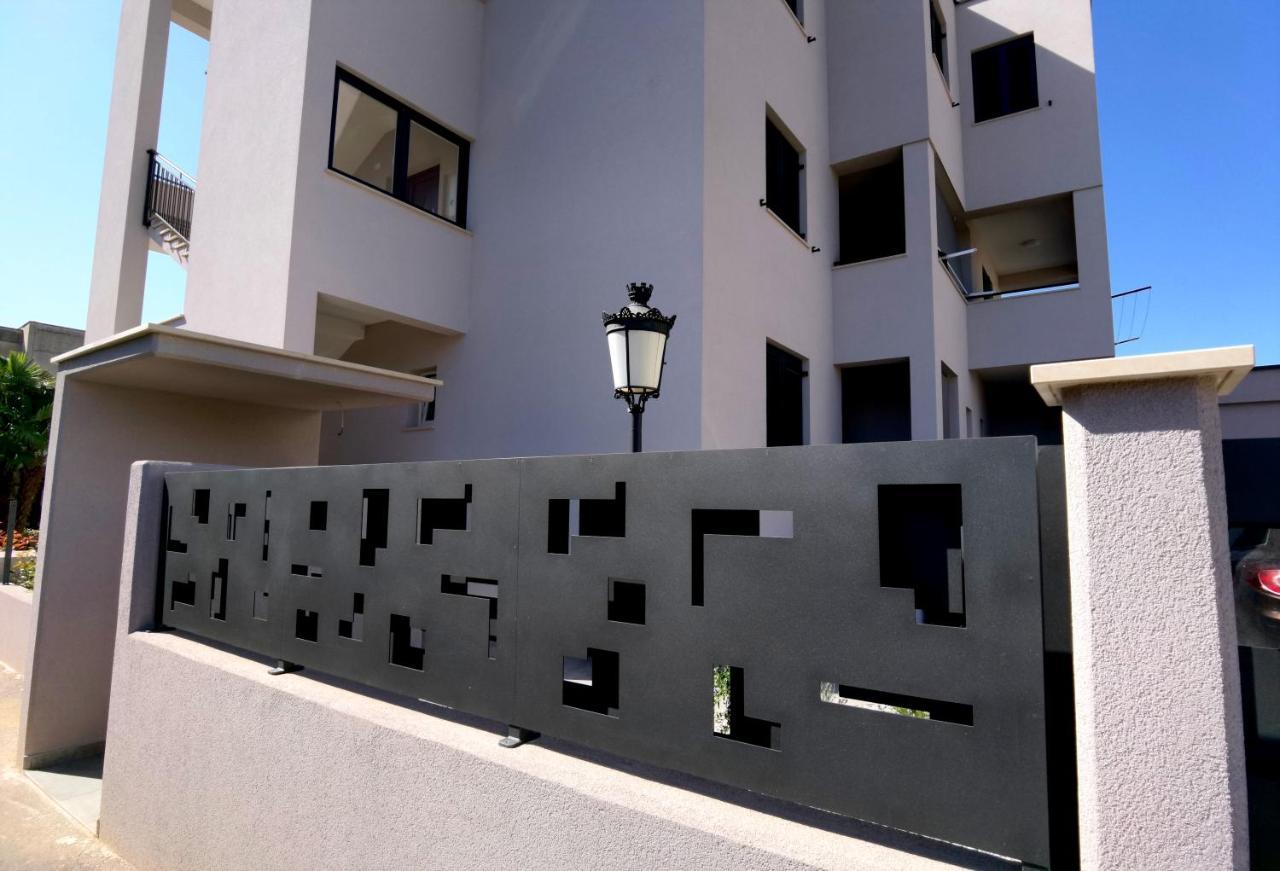Stay In The Heart Of Porec - 50M To The Beach Buitenkant foto